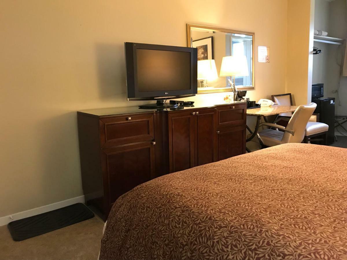 Cardinal Court Motel Saint Thomas Εξωτερικό φωτογραφία