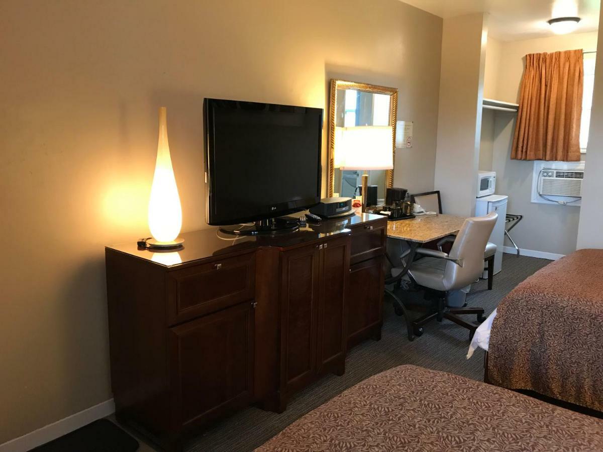 Cardinal Court Motel Saint Thomas Εξωτερικό φωτογραφία